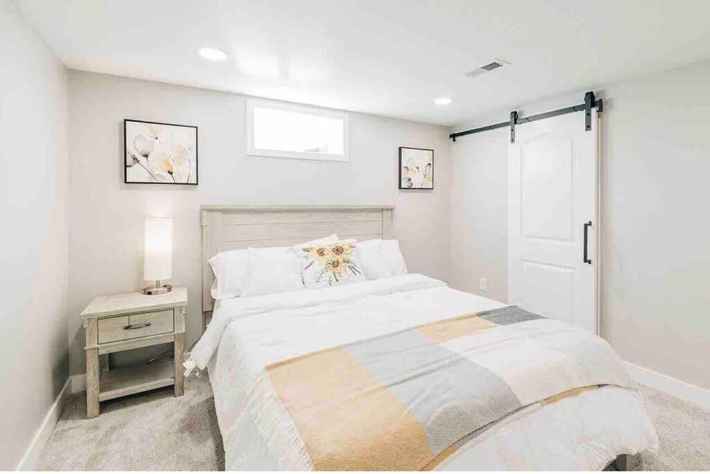 Beautiful Luxury Home Freshly Renovated With Big Yard, Seating & Grill Pad Cottage Grove المظهر الخارجي الصورة