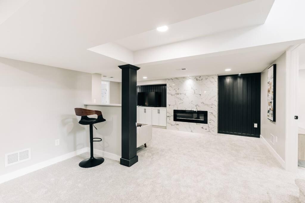 Beautiful Luxury Home Freshly Renovated With Big Yard, Seating & Grill Pad Cottage Grove المظهر الخارجي الصورة